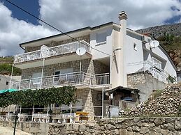 Apartments Mate with pool