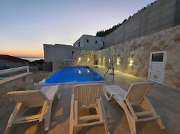 Apartments Mate with pool