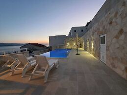 Apartments Mate with pool