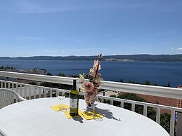 Apartments Mate with pool