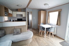 Pets go Free 3 Bedroom Caravan at Heacham Beach