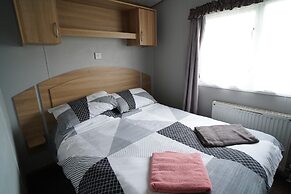 Pets go Free 3 Bedroom Caravan at Heacham Beach
