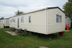 Pets go Free 3 Bedroom Caravan at Heacham Beach