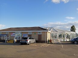 Pets go Free 3 Bedroom Caravan at Heacham Beach