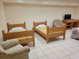 Western Budget Motel Whitecourt 3