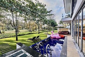 Ocean Villa Danang Beach