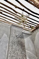 LMBK Surf Camp - Hostel