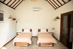 LMBK Surf Camp - Hostel