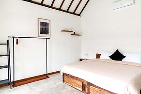 LMBK Surf Camp - Hostel