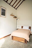 LMBK Surf Camp - Hostel