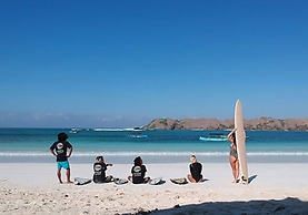 LMBK Surf Camp - Hostel
