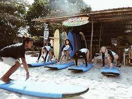 LMBK Surf Camp - Hostel