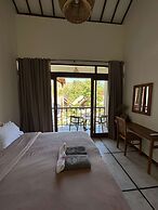 LMBK Surf Camp - Hostel