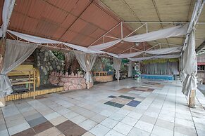 OYO 588 Sunrock Resort