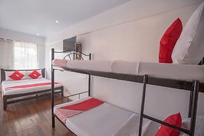 OYO 588 Sunrock Resort