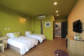 The Riverview Retreats