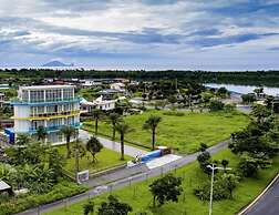 The Riverview Retreats