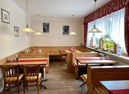 Pension- Hotel Maximilian