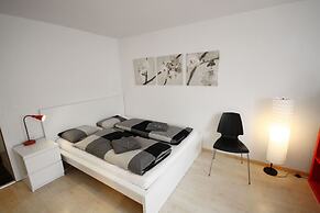 ZH Bordeaux - Letzigrund Hitrental Apartment