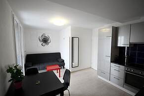 ZH Bordeaux - Letzigrund Hitrental Apartment