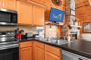 Ozarks Oasis 4 Bedroom Cabin by RedAwning