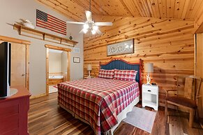 Ozarks Oasis 4 Bedroom Cabin by RedAwning