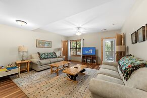 Ozarks Oasis 4 Bedroom Cabin by RedAwning