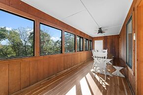 Ozarks Oasis 4 Bedroom Cabin by RedAwning