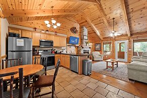 Ozarks Oasis 4 Bedroom Cabin by RedAwning