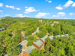 Ozarks Oasis 4 Bedroom Cabin by RedAwning