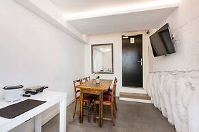 The Nest - Trendy Studio near Center with Roof Terrace