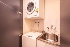 Spacious CBD Apt in the Heart of Melbourne