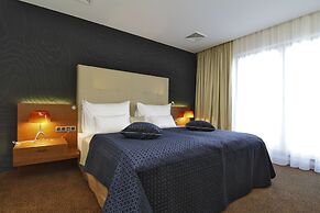 Mikado Hotel