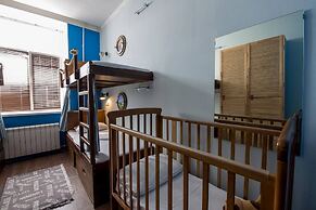 Mini hotel Artist on Baumanskaya - Hostel