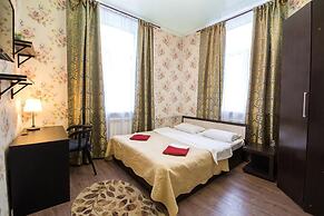 Mini hotel Artist on Baumanskaya - Hostel