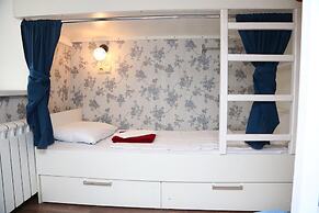 Mini hotel Artist on Baumanskaya - Hostel