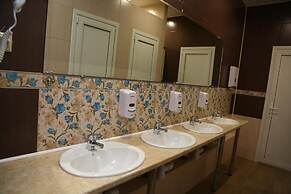 Mini hotel Artist on Baumanskaya - Hostel