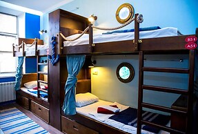 Mini hotel Artist on Baumanskaya - Hostel