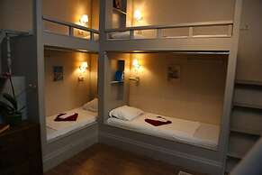 Mini hotel Artist on Baumanskaya - Hostel