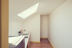 Lisbon Calling Rooms & Studio