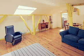 Lisbon Calling Rooms & Studio