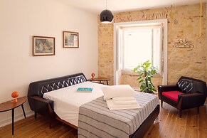 Lisbon Calling Rooms & Studio