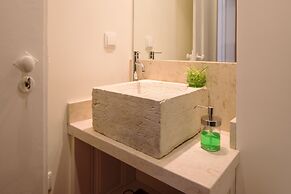 Lisbon Calling Rooms & Studio