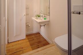 Lisbon Calling Rooms & Studio