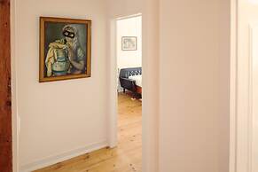 Lisbon Calling Rooms & Studio