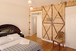 Lisbon Calling Rooms & Studio