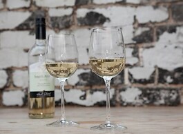 2 Bedroom House Next to the Sea, Lots of Fun!