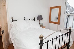 2 Bedroom House Next to the Sea, Lots of Fun!