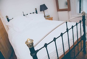 2 Bedroom House Next to the Sea, Lots of Fun!