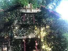 Unique Fairytale Farmhouse Near Galway